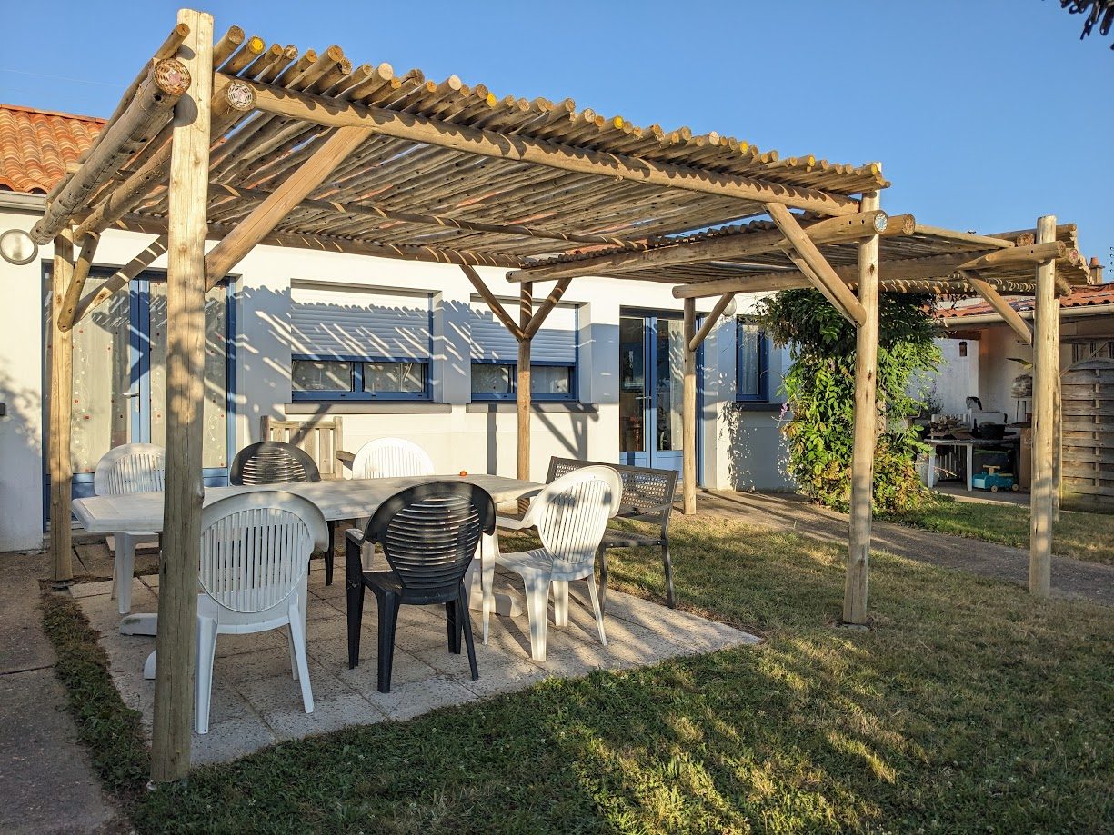 Pergola en eucalyptus autoportante