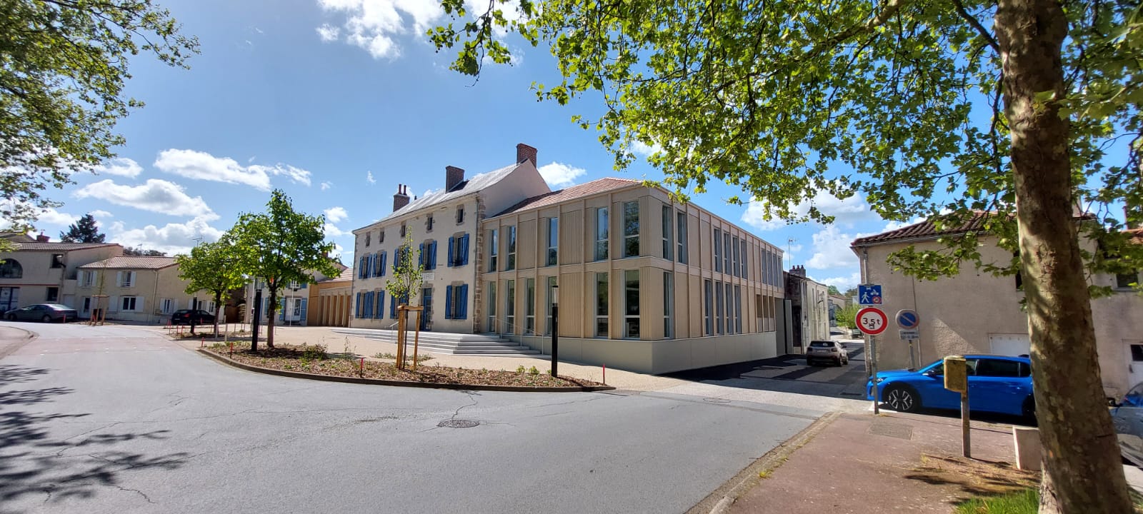 Mairie de Bournezeau - réhabilitation et extension